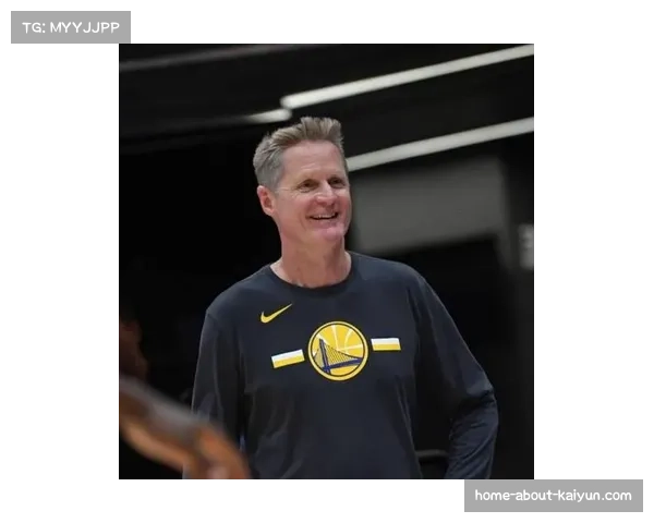 科尔展望新赛季勇士目标强调团队防守与球权分享打造全面竞争力